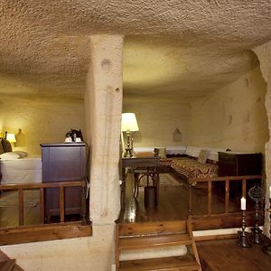 Deluxe Cave Room